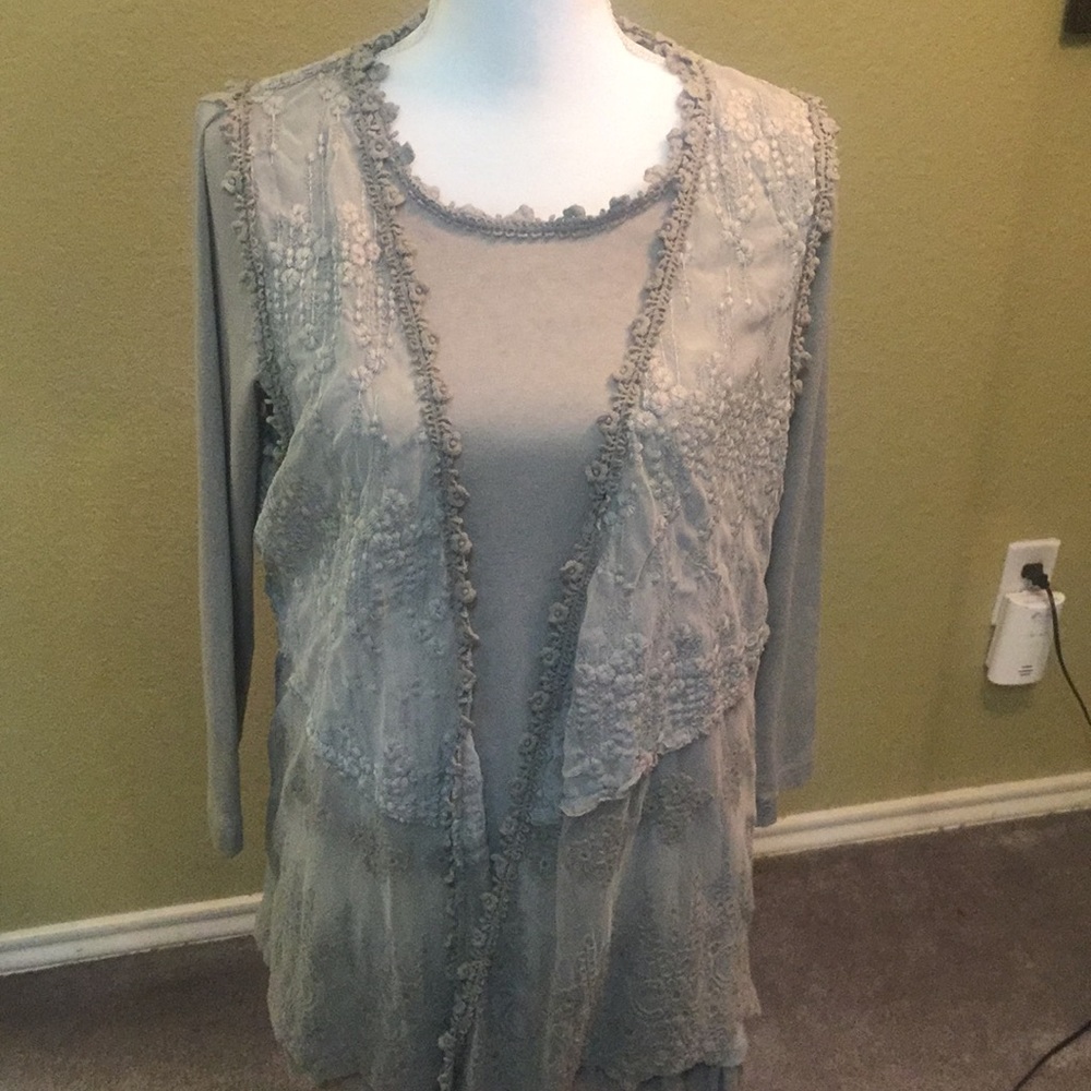 Ali Miles top